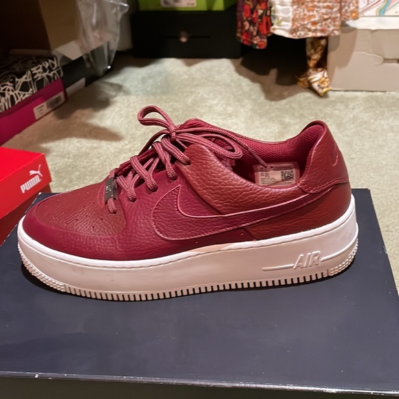 Red AF1 Sage Low. Worn twice. Excellent condition. - Picture 3 of 6